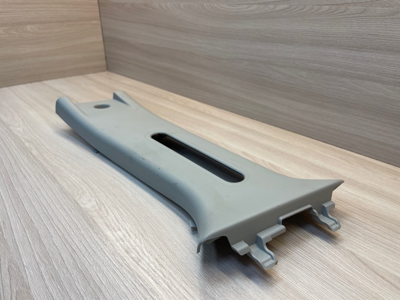 Обшивка средней стойки