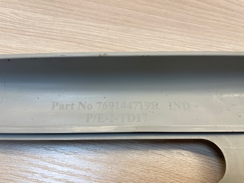 Обшивка средней стойки