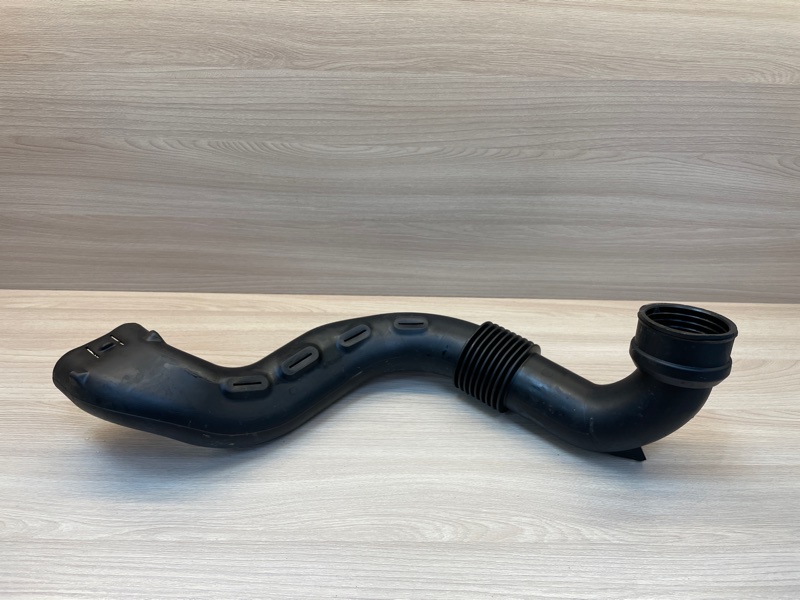 Патрубок воздушного фильтра