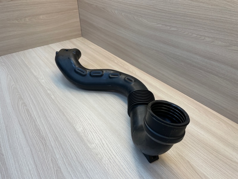 Патрубок воздушного фильтра