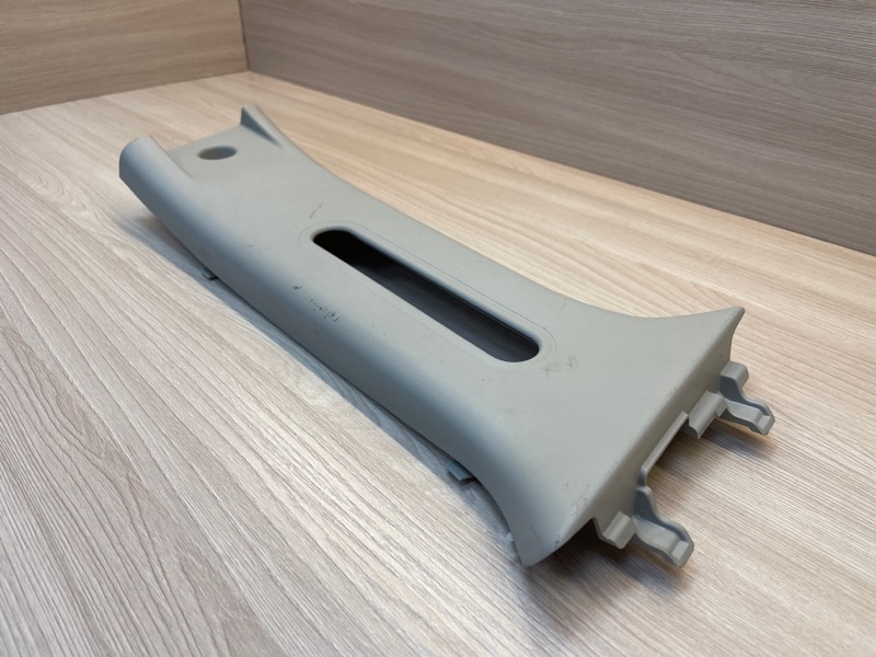 Обшивка средней стойки