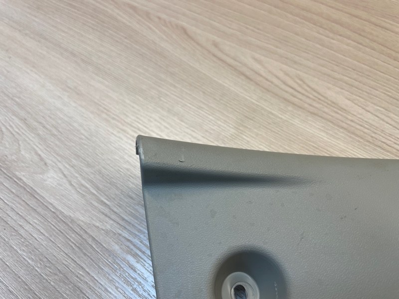 Обшивка средней стойки