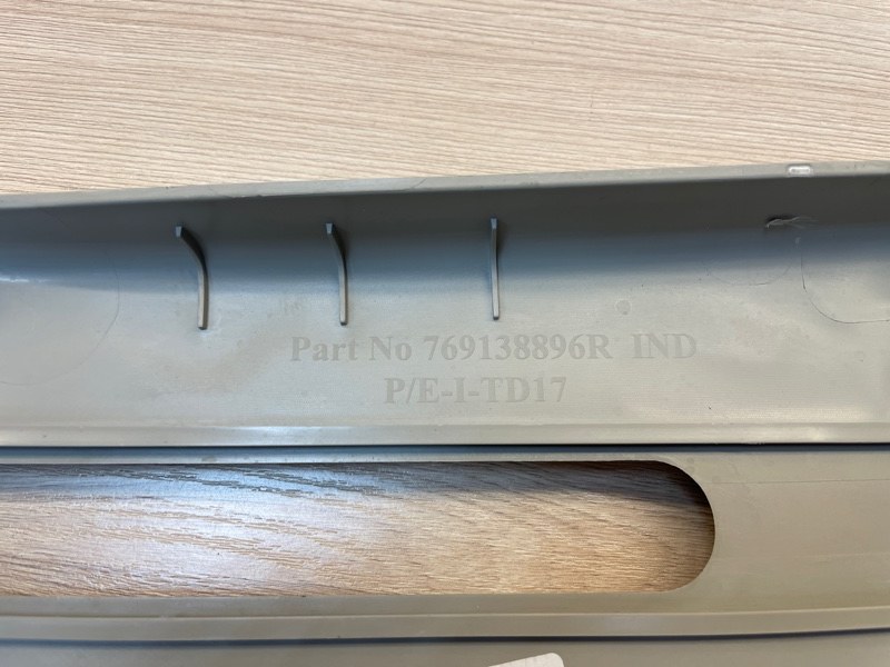 Обшивка средней стойки