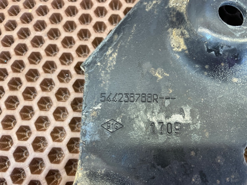 Кронштейн подрамника