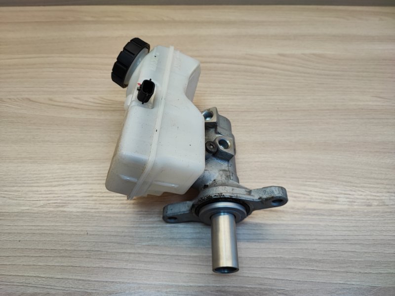 Главный тормозной цилиндр