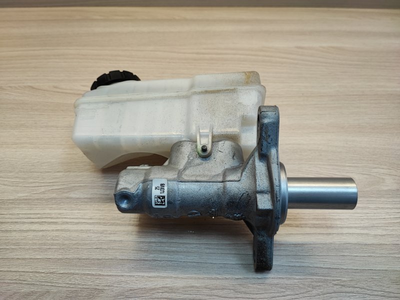 Главный тормозной цилиндр