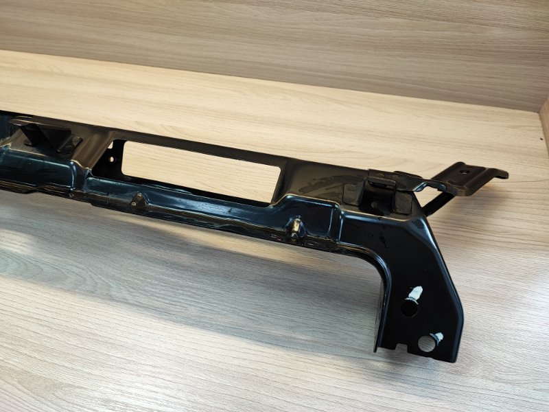 Верхняя накладка телевизора