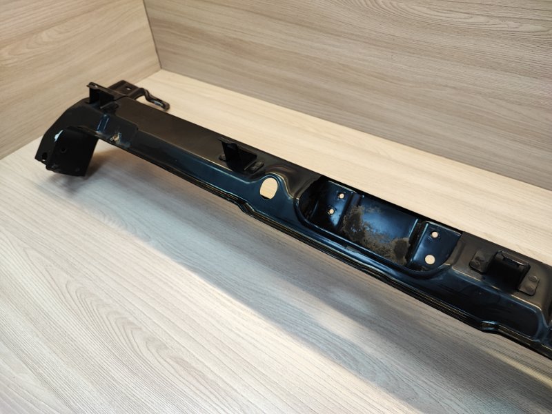 Верхняя накладка телевизора