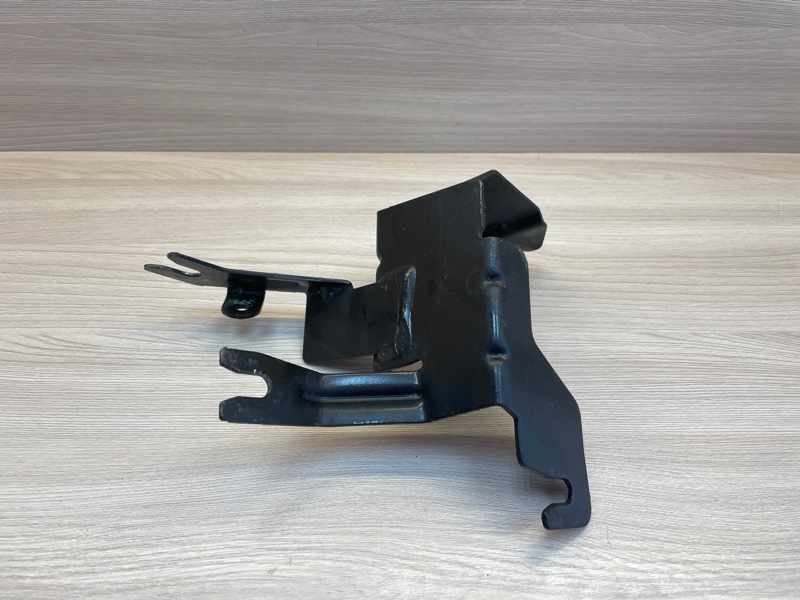 Кронштейн блока ABS