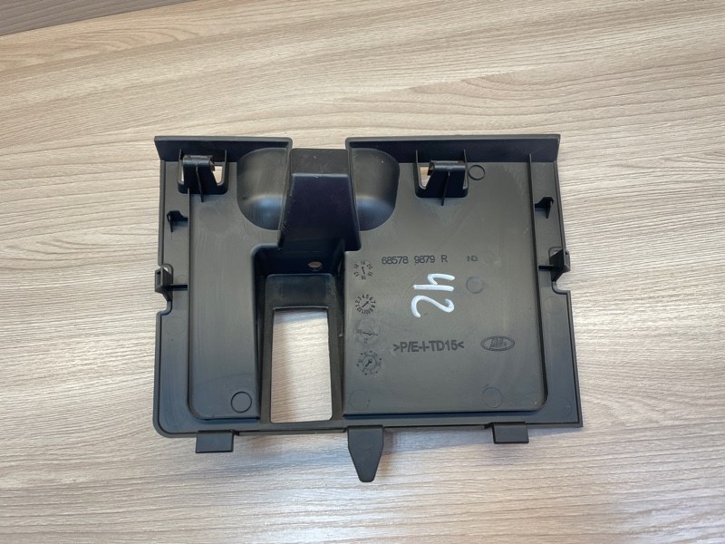 Крышка бардачка