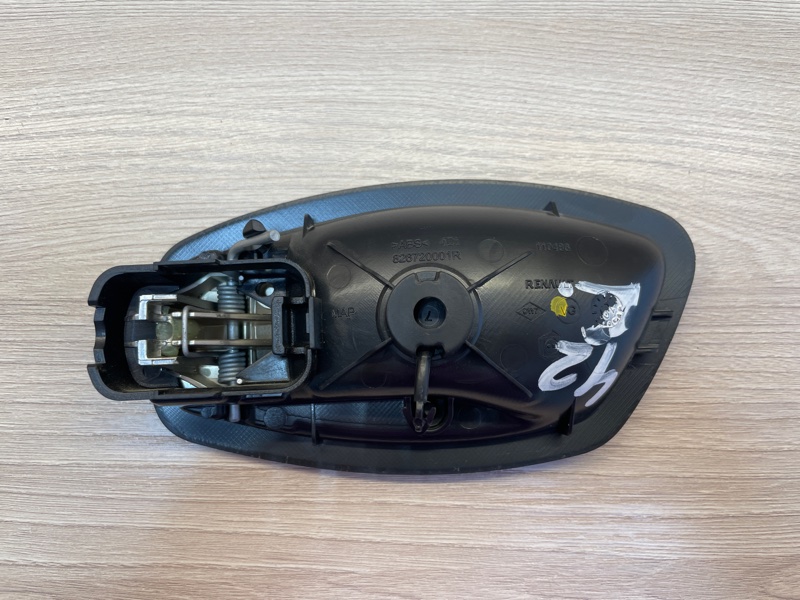 Внутренняя  ручка двери