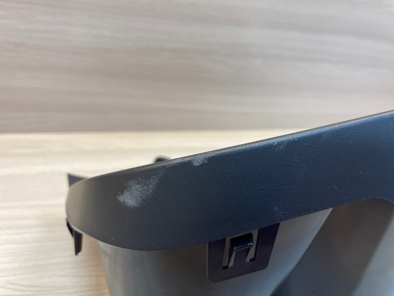 Козырек щитка приборов