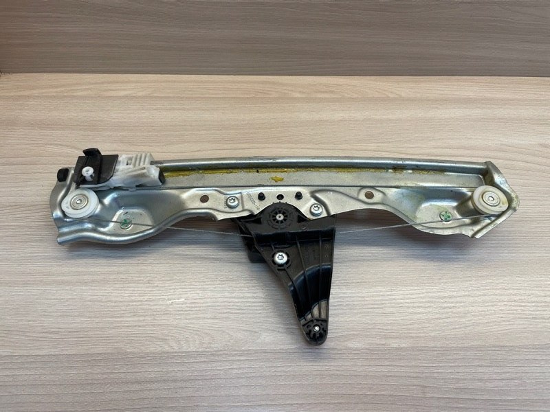 Стеклоподъемник    двери