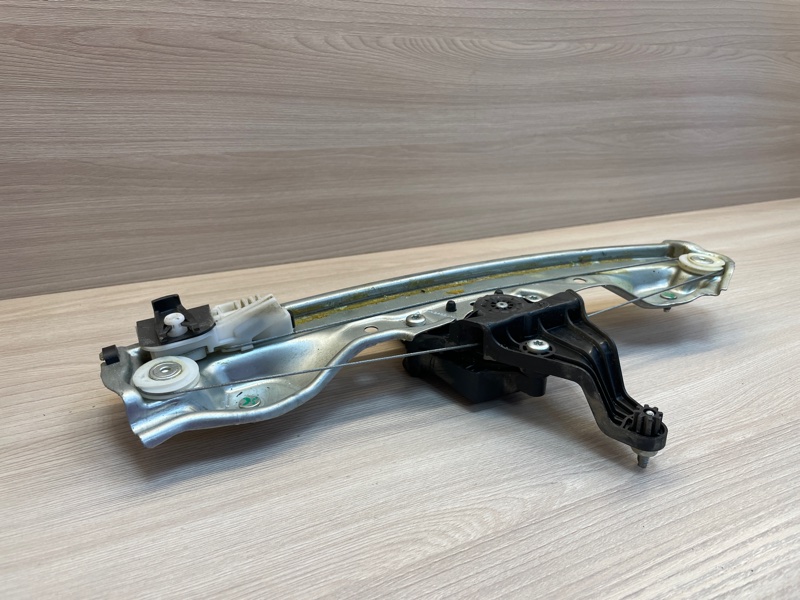 Стеклоподъемник    двери