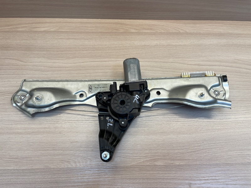 Стеклоподъемник    двери