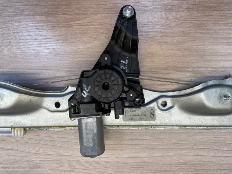 Стеклоподъемник    двери