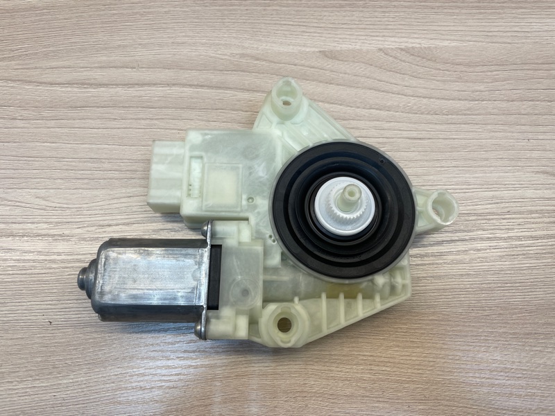 Мотор стеклоподъемника