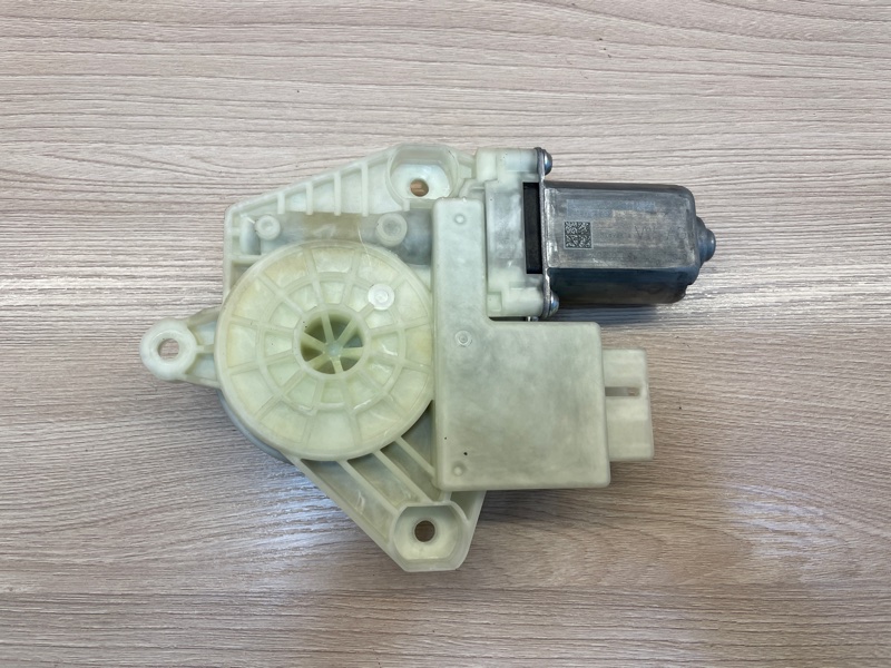 Мотор стеклоподъемника