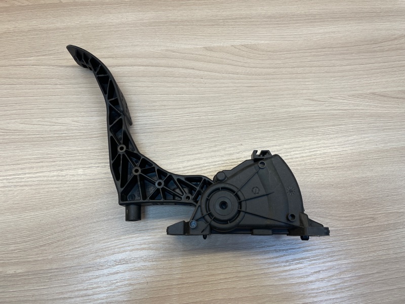 Педаль газа