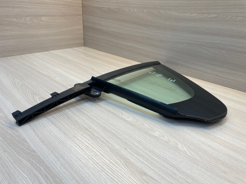 Форточка кузова