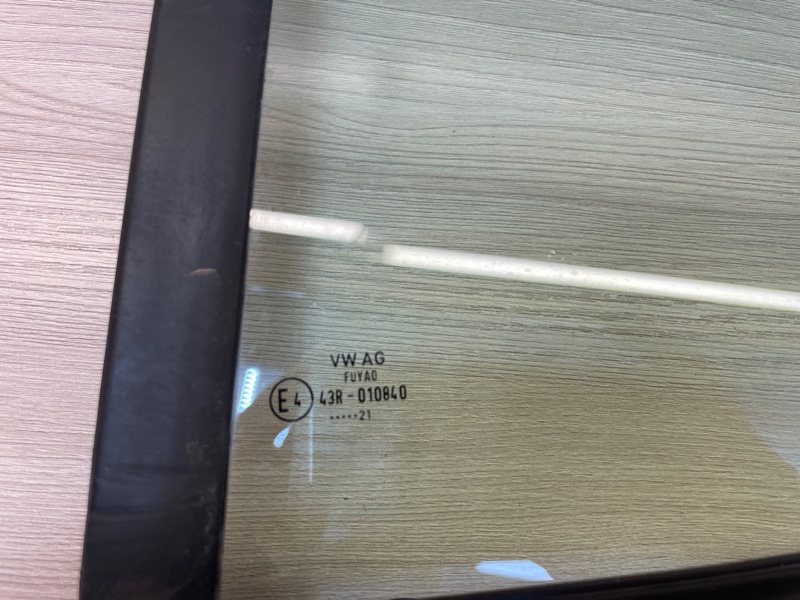 Форточка кузова