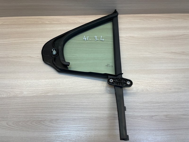 Форточка кузова