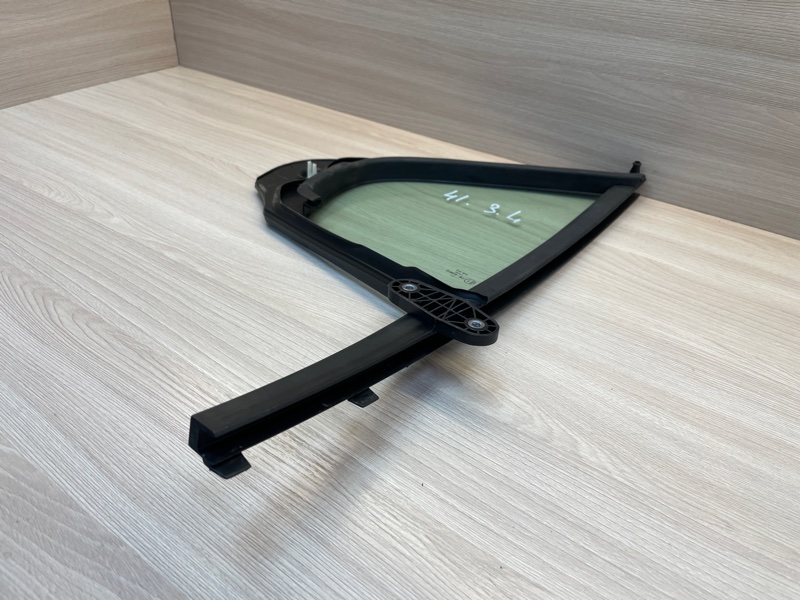 Форточка кузова