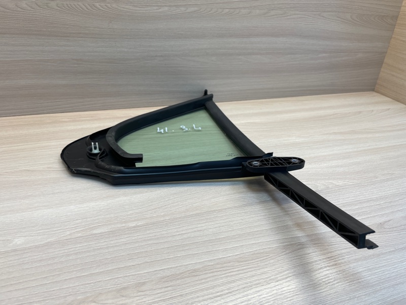 Форточка кузова