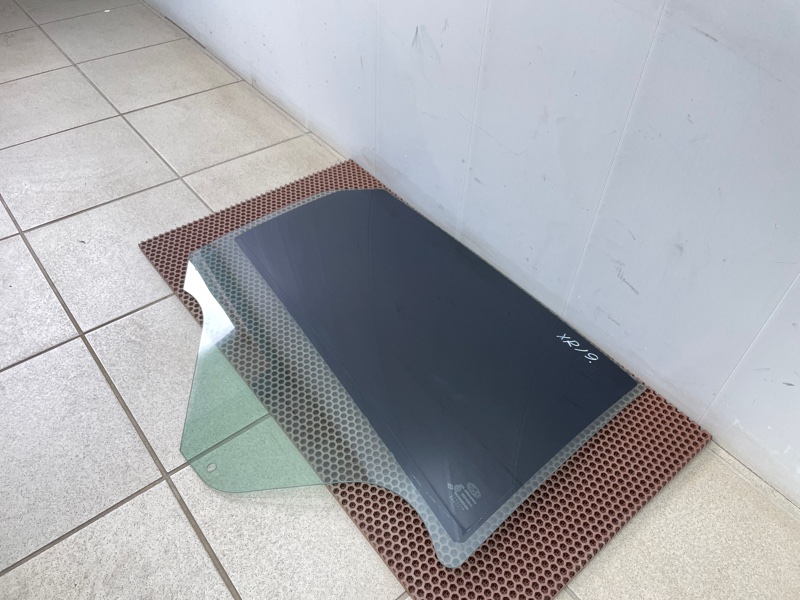 Стекло двери