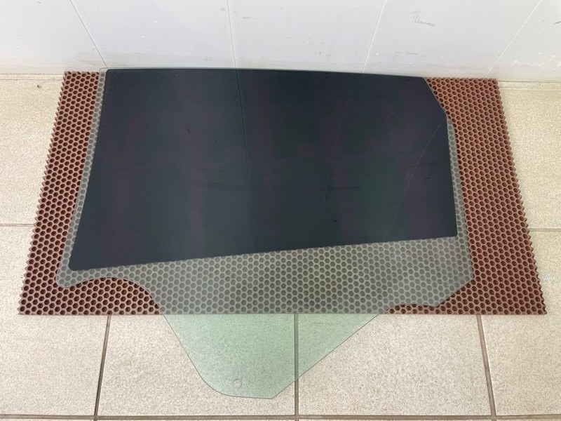 Стекло двери