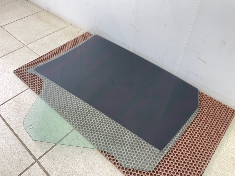 Стекло двери