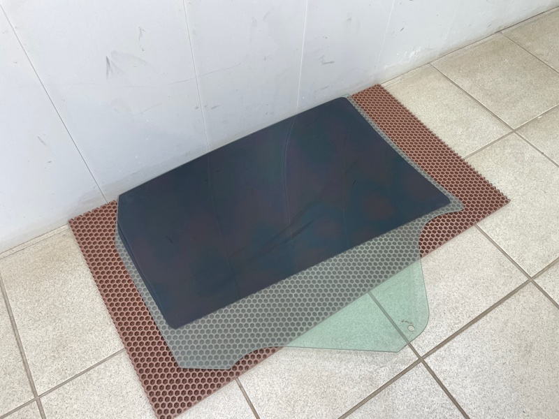 Стекло двери