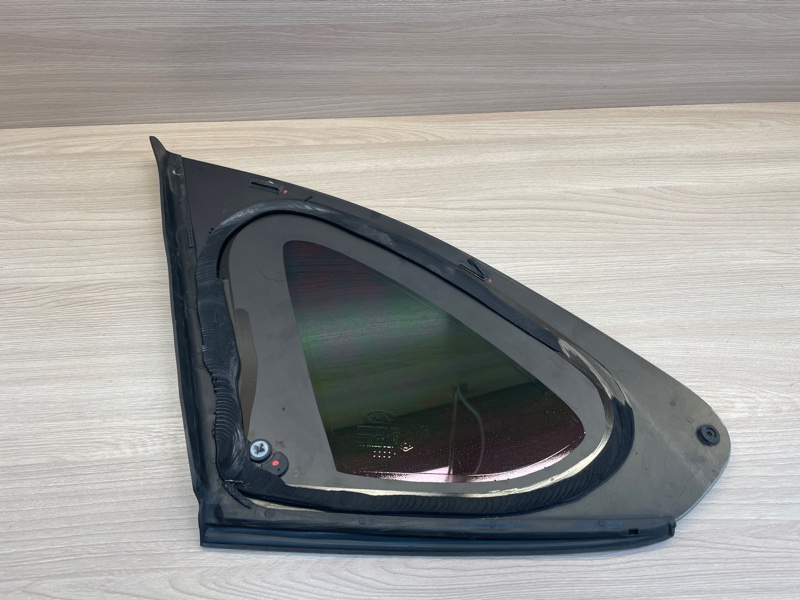 Форточка кузова