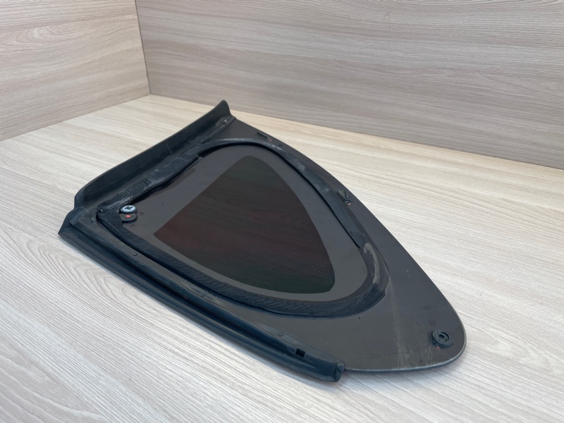 Форточка кузова