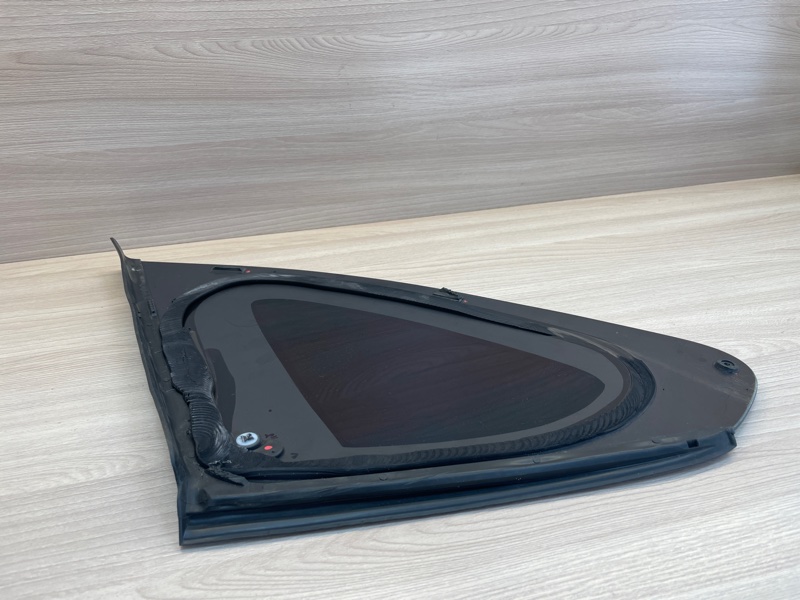 Форточка кузова