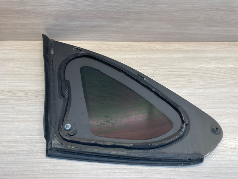 Форточка кузова