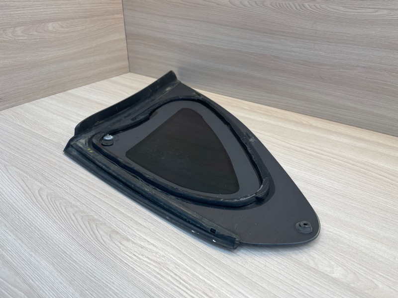 Форточка кузова