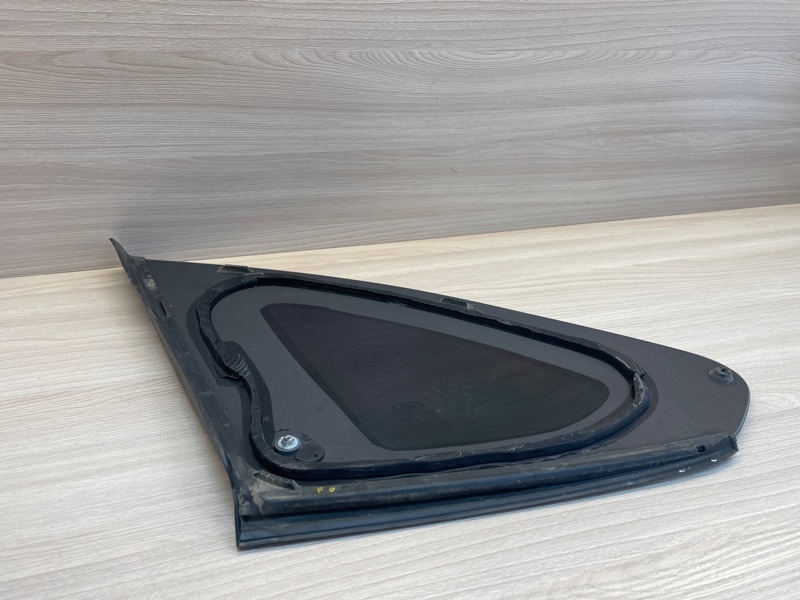 Форточка кузова