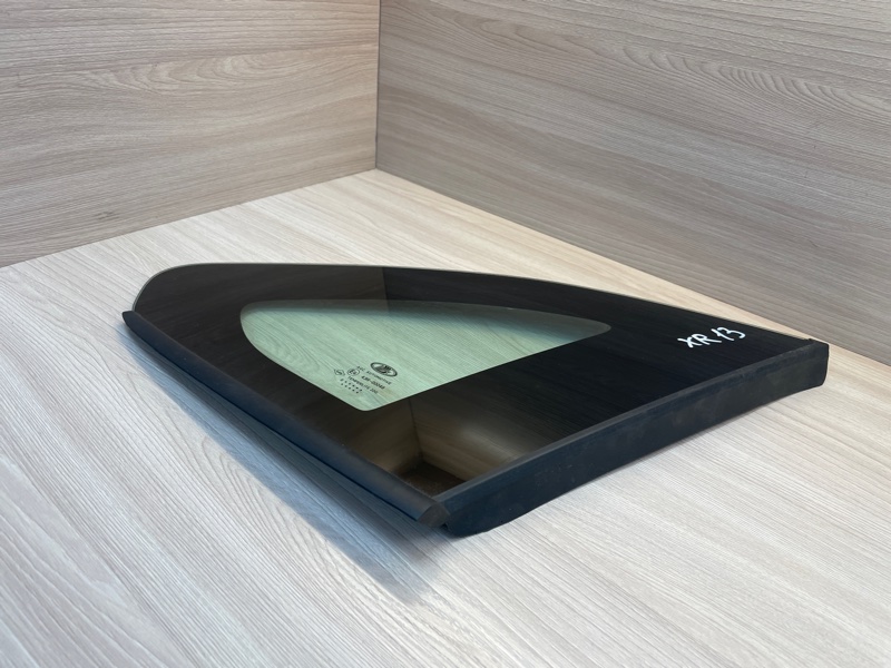 Форточка кузова