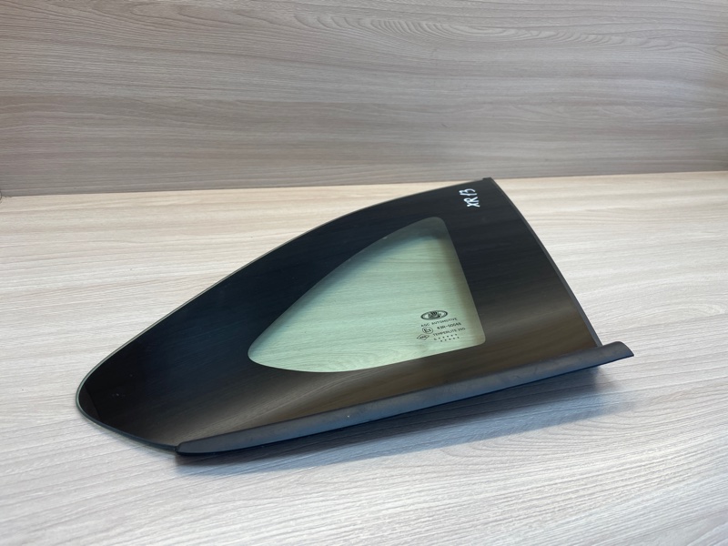 Форточка кузова