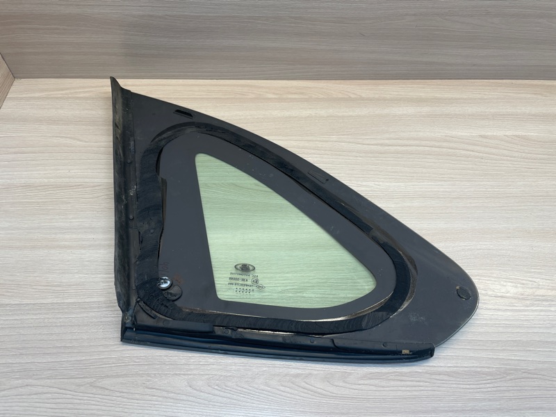 Форточка кузова