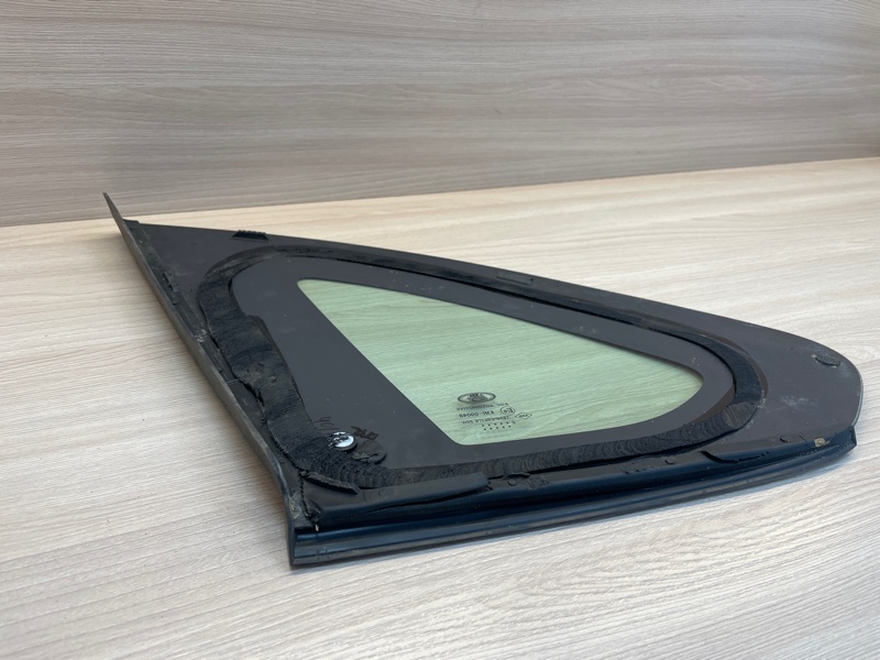 Форточка кузова