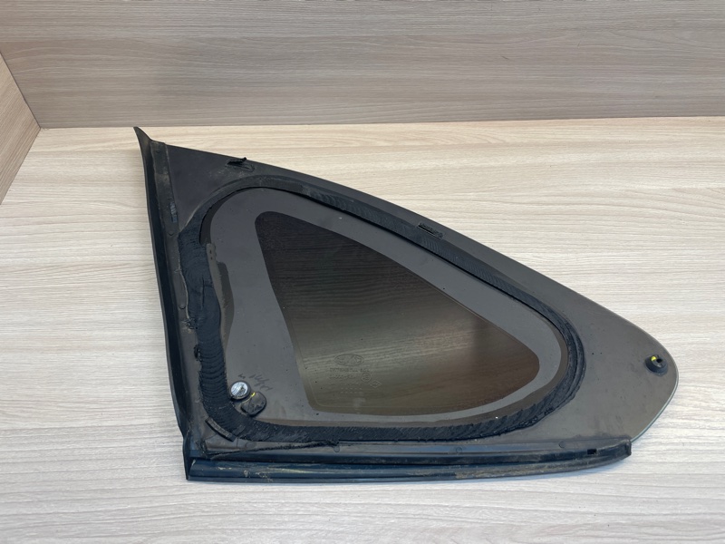 Форточка кузова