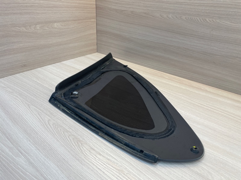 Форточка кузова