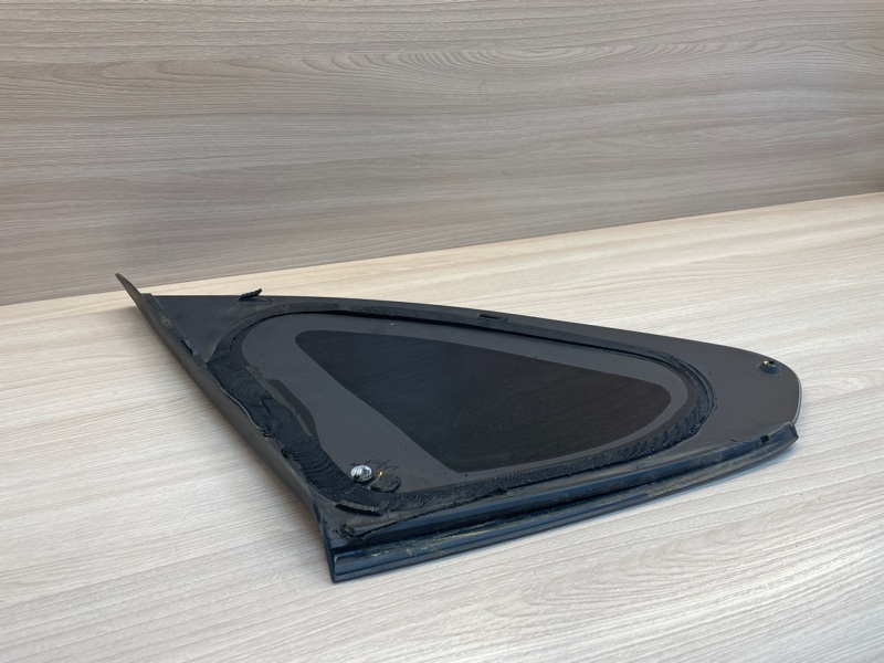 Форточка кузова