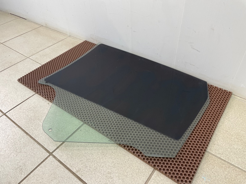 Стекло двери