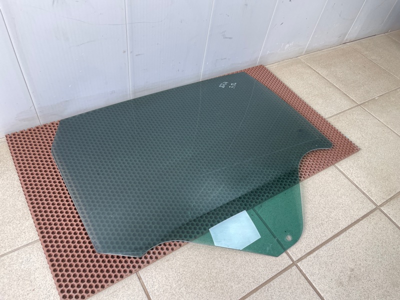 Стекло двери