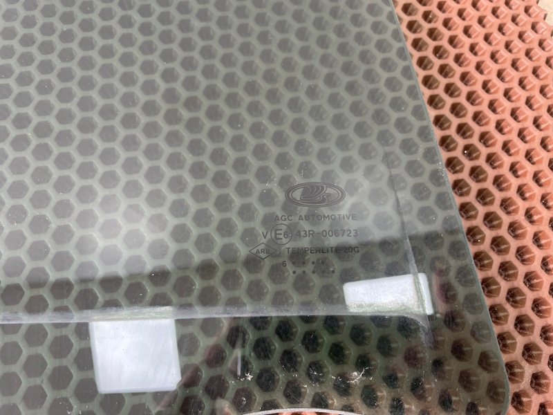 Стекло двери