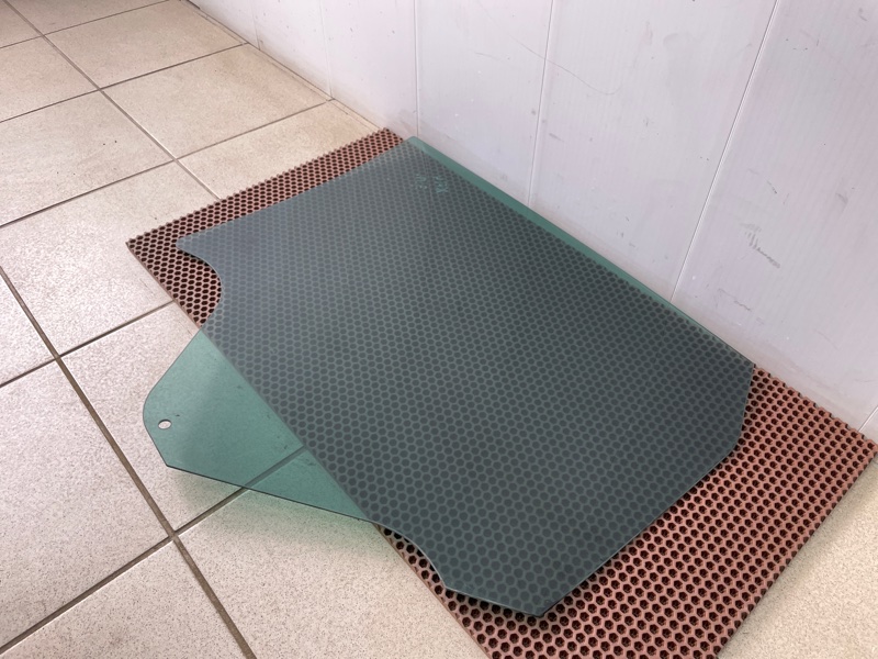 Стекло двери