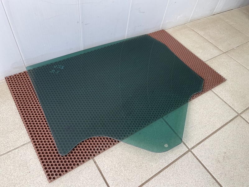 Стекло двери